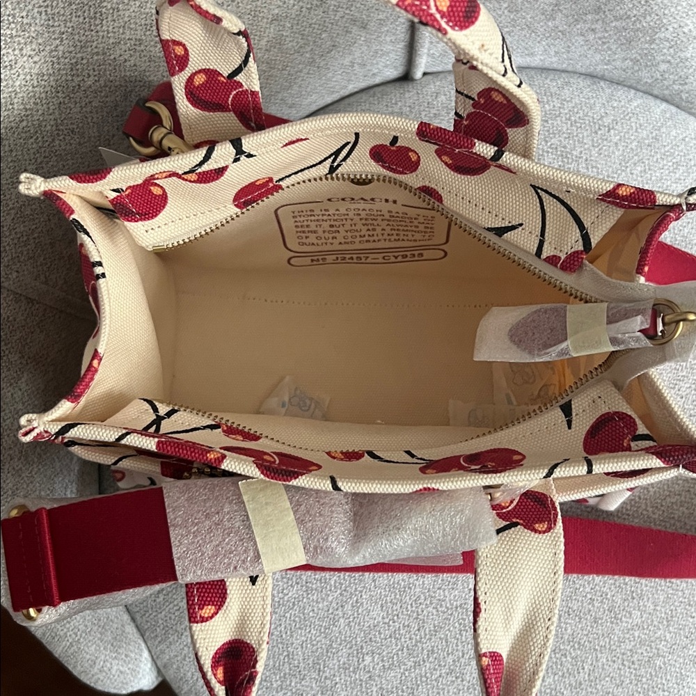 Coach Cargo Tote Bag 26 With Cherry Print - Picture 6 of 14